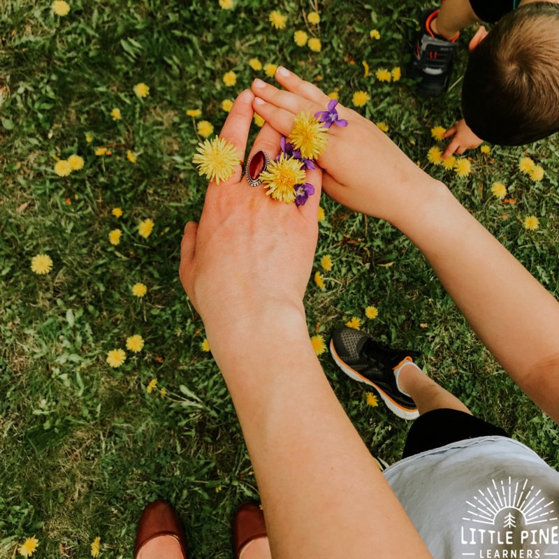 Making nature jewelry with kids!