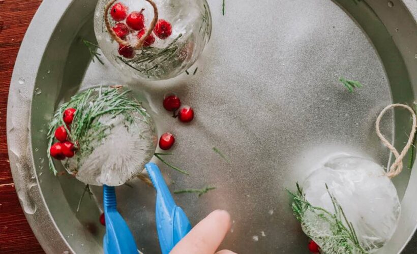 Here is a fun and simple ice sensory activity to try this winter! These ice spheres look just like Christmas bauble ornaments, making it the perfect sensory activity to try this holiday season! 